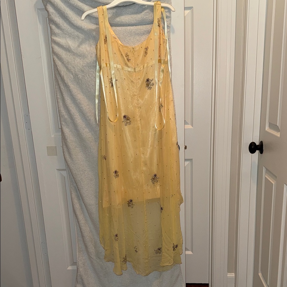Laundry Yellow Sleeveless Dress with Evening Wrap - Picture 7 of 9